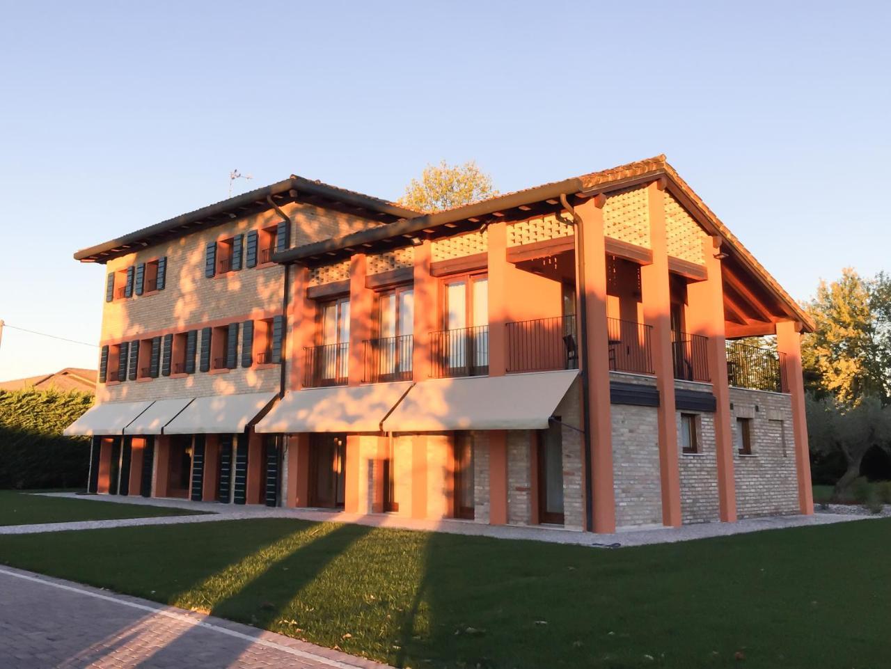 Hotel Crystal Luxury House Fiume Veneto Exterior foto